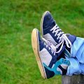 Как растянуть кроссовки в домашних условиях, можно ли их разносить? Как растянуть кроссовки в домашних условиях, можно ли их разносить?