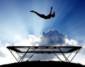Приятно и полезно: польза прыжков на батуте для похудения и общего самочувствия