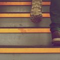 Бег по лестнице в подъезде: польза для души и тела