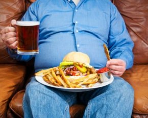 Как научиться не переедать: скажи нет избыточному весу