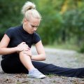 Причины боли в коленях после тренировки и способы их устранения