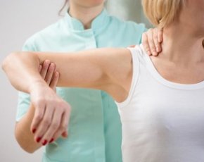 Комплекс упражнений после перелома плечевого сустава / кости – лучшая реабилитация
