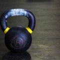 12 упражнений с гирей 16 кг для всех групп мышц