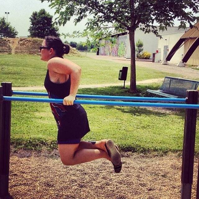 dips-calisthenics-progressive_calisthenics-bars-barbarian-barathlete-barstarzz-gym-gymnastics-girl-w