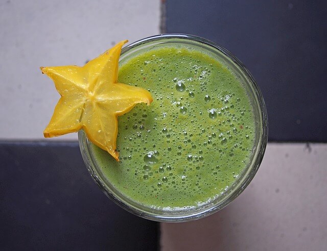 green-smoothie-1394103_640