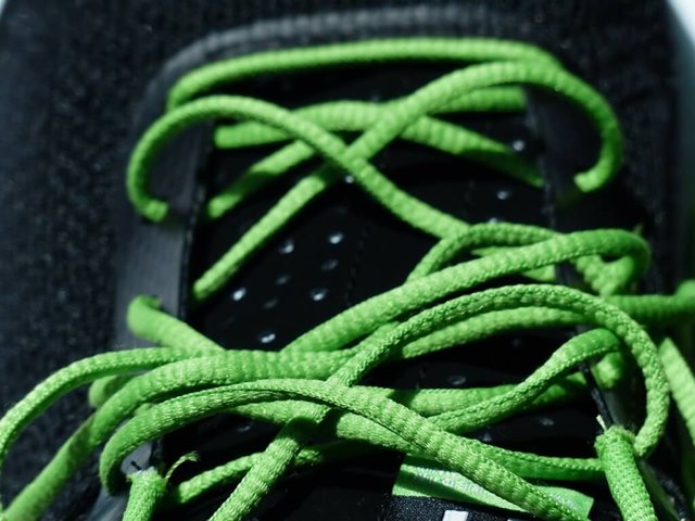 shoelaces-115147_1280