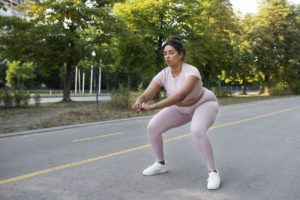 Упражнения для похудения ног и бедер для женщин