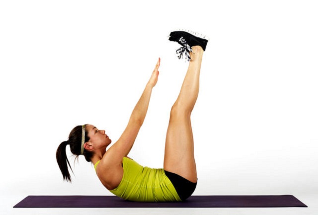 skimble-workout-trainer-exercise-vertical-leg-crunches-4_iphone