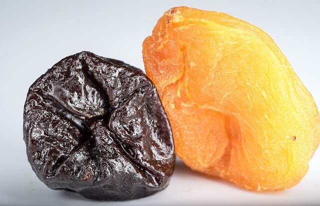 dried-apricots-1836008_640