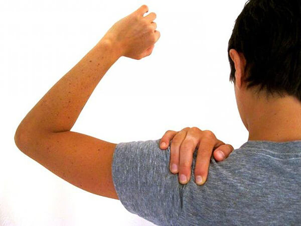 Комплекс упражнений, которые помогут победить плечелопаточный периартрит