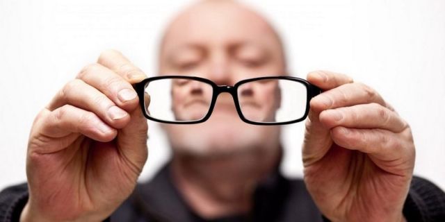 Восстановление зрения при возрастной дальнозоркости: упражнения для глаз