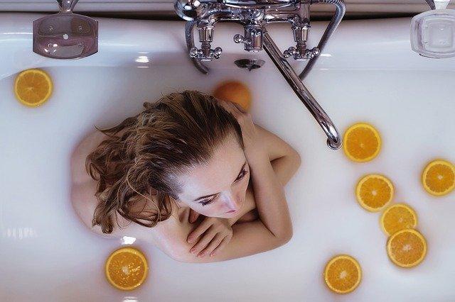 Секреты бишофитных ванн: 18 проблем, с которыми они помогут (+ инструкция по применению)