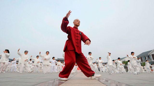 Китайская гимнастика для пожилых людей: цигун для здоровья и долголетия